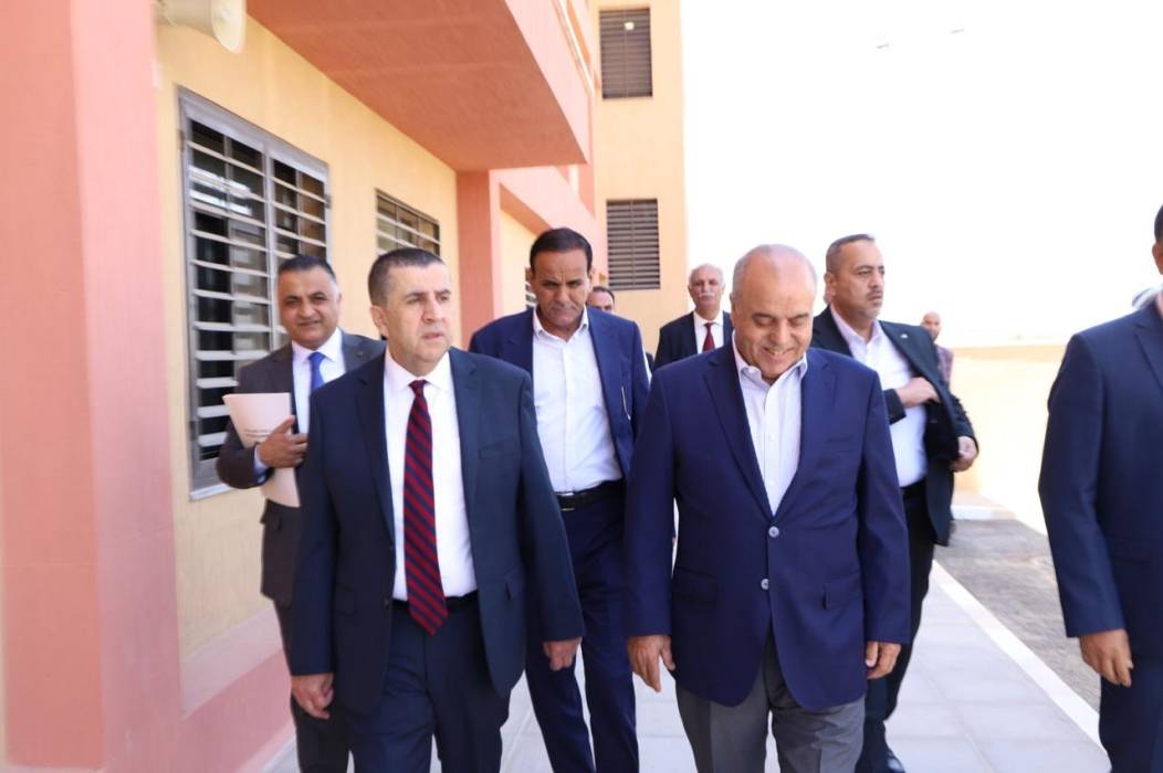 وزير التعليم العالي يتفقد أحد المواقع المقترحة لإنشاء الكلية التقنية بمادبا
