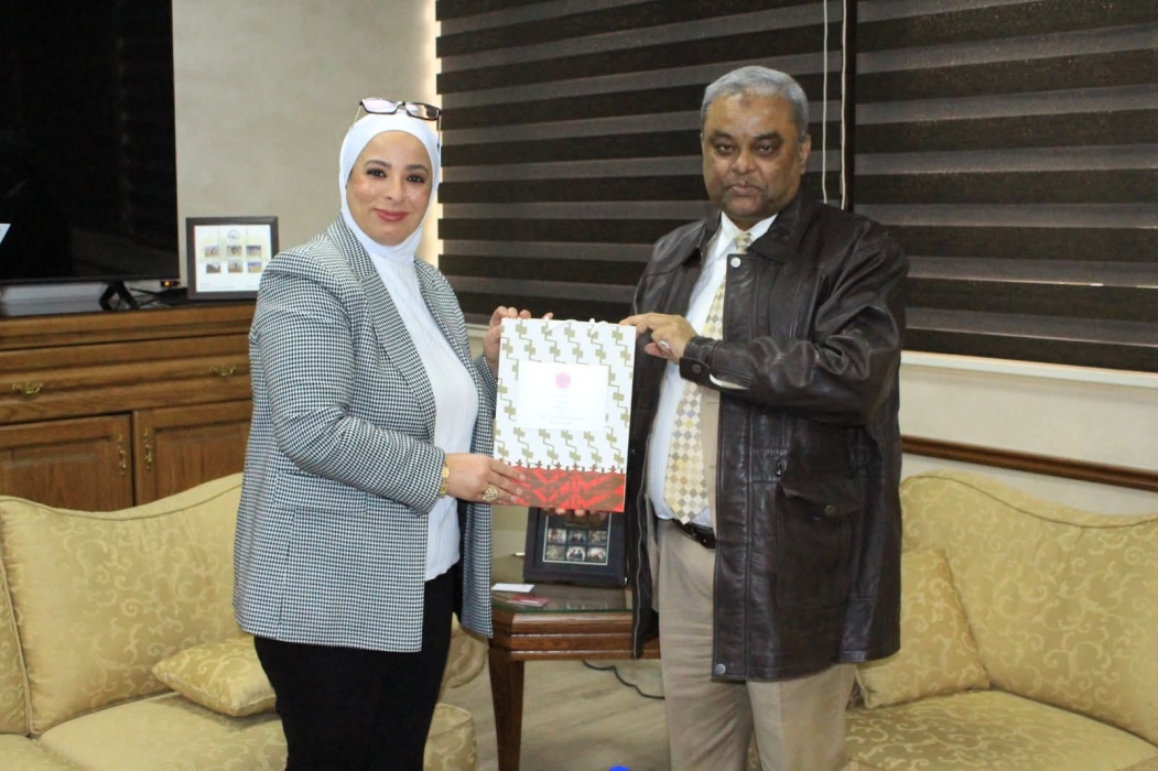 البريد الأردني وسفارة بنغلادش تبحثان سبل تعزيز التعاون المشترك .