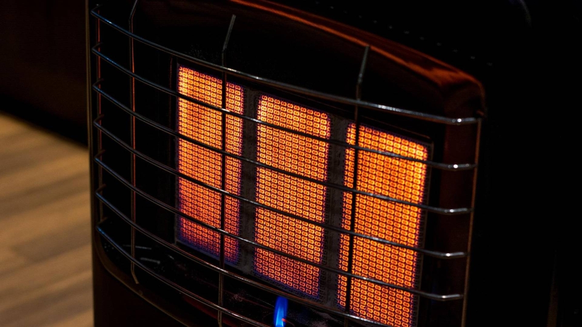 الدفاع المدني يحذر من خطورة النوم والمدافئ مشتعلة بكافة أنواعها