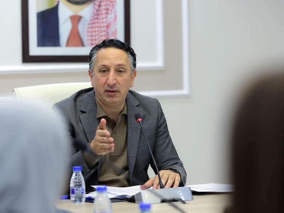 أبو رمان يشيد بمبادرة الملكية الأردنية ويدعو لعطلة أو تقصير دوام الخميس