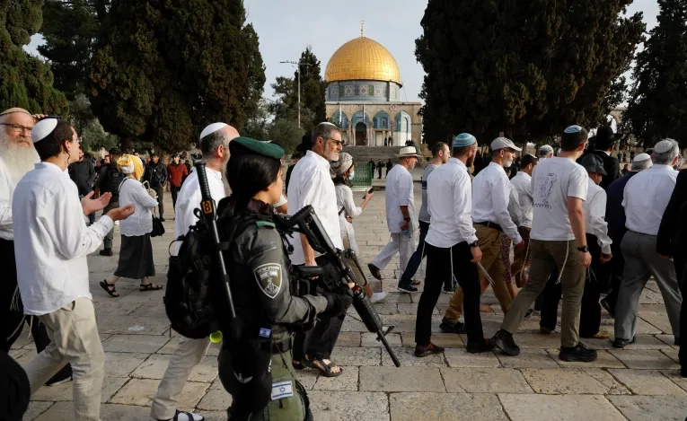 اقتحامات الأقصى تتواصل.. وإصابات برصاص الاحتلال في نابلس