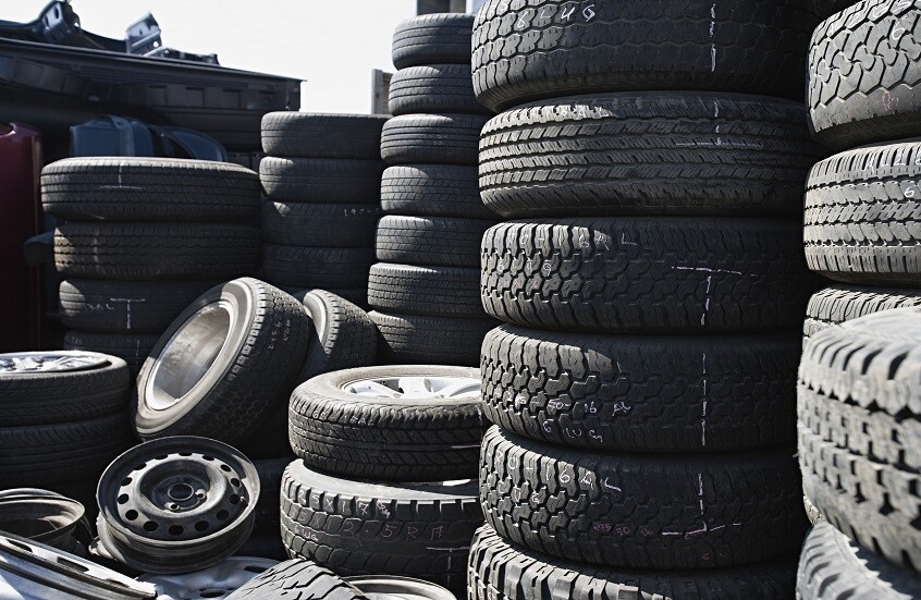 ابتكار روسي يحوّل الإطارات القديمة إلى حديد صناعي عالي الجودة