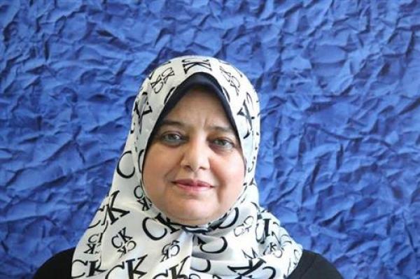 أمل المشايخ : حوارُ الحبِّ والوردِ