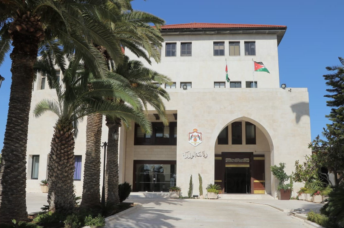 الحكومة تصرف الدفعة الأولى بقيمة 62 مليون دينار لمؤسَّسة الحسين للسَّرطان