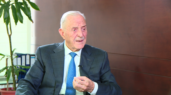 عبيدات يروي كواليس  لقاءاته مع الرئيسين الراحلين العراقي صدام حسين والسوري حافظ الأسد